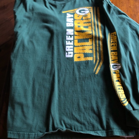 Two long sleeve Green Bay Packer t-shirts. - Picture 3 of 4
